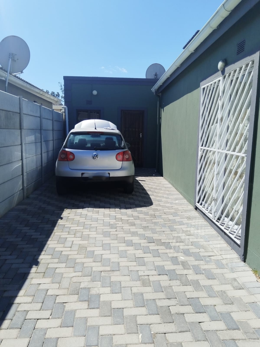2 Bedroom Property for Sale in Electric City Western Cape